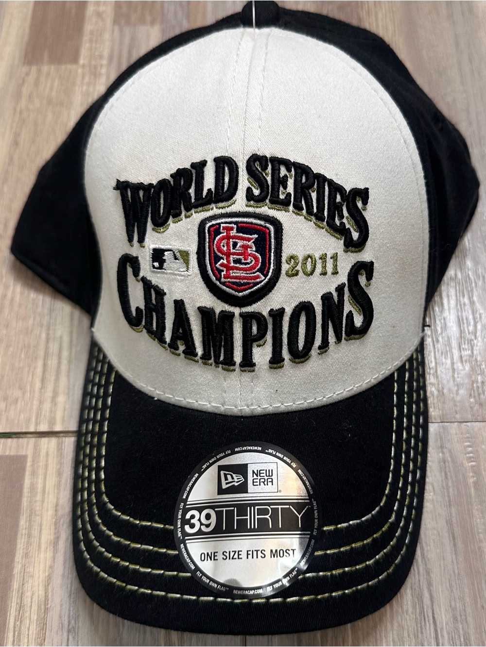 2011 World Series Champions St. Louis Cardinals New Era 39Thirty Stretch Hat NWT